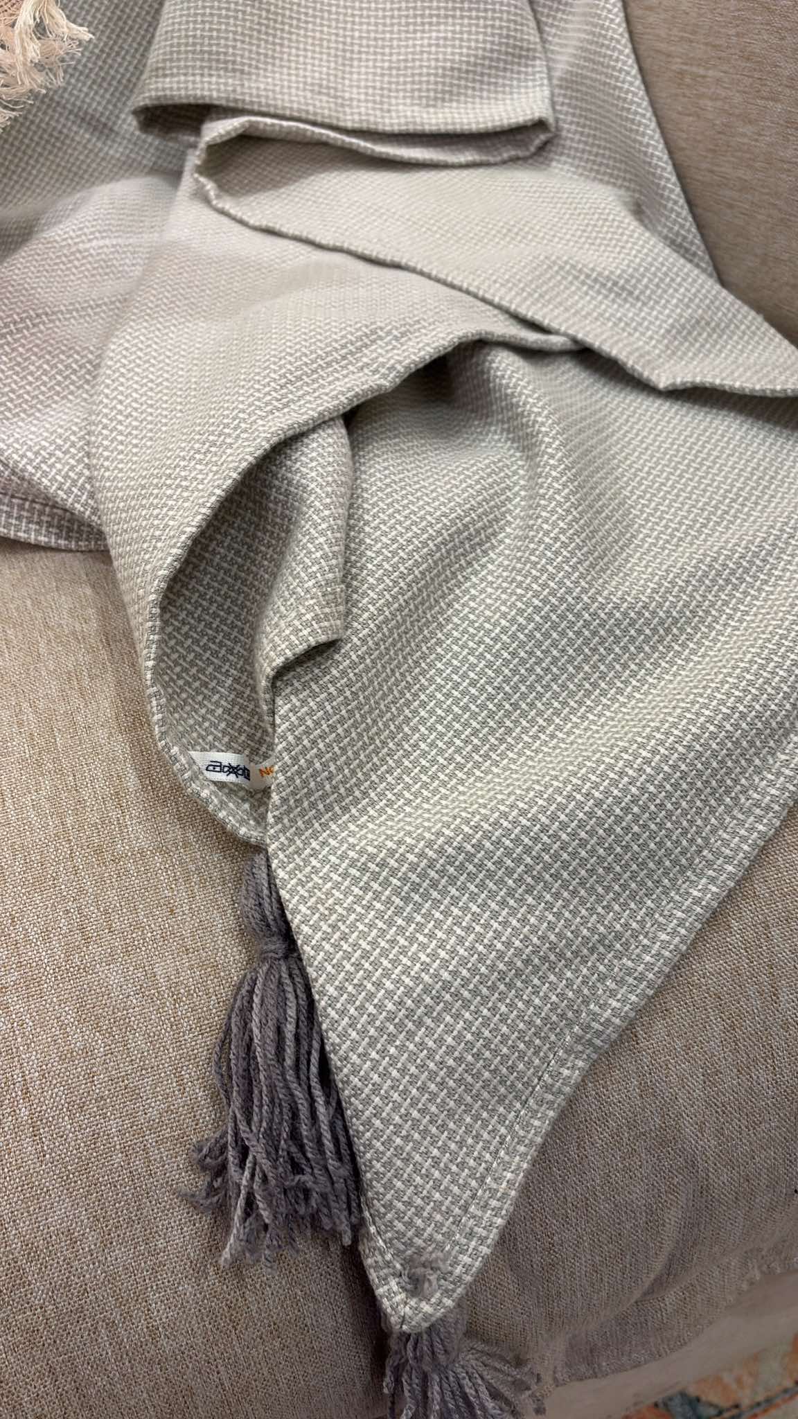 Grey Throw With Tassels