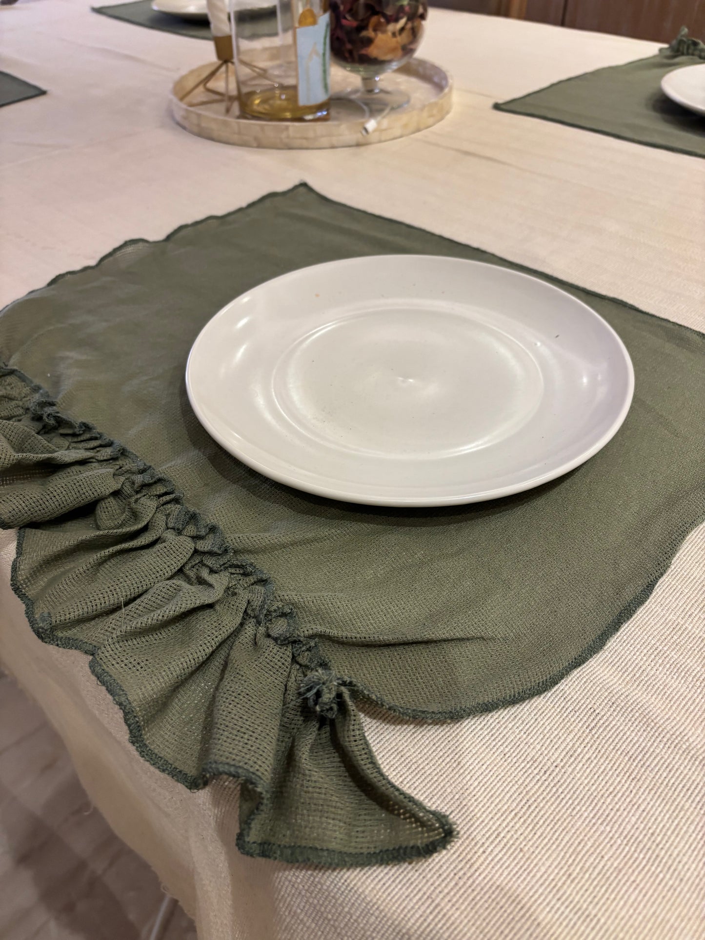 Ruffle linen placemats