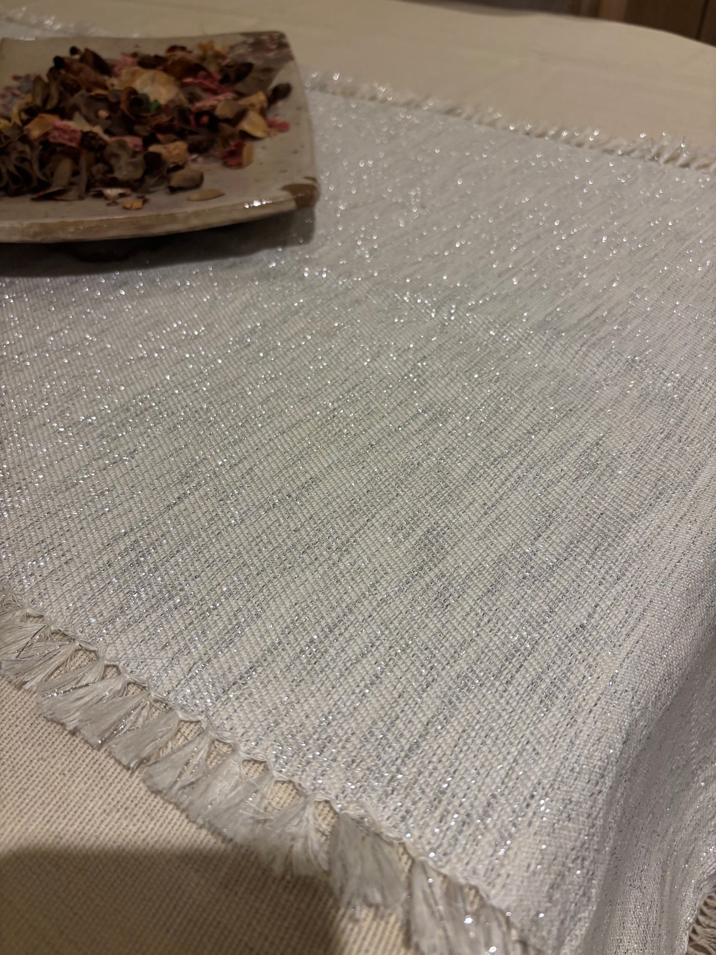 Linen runner with silver threads