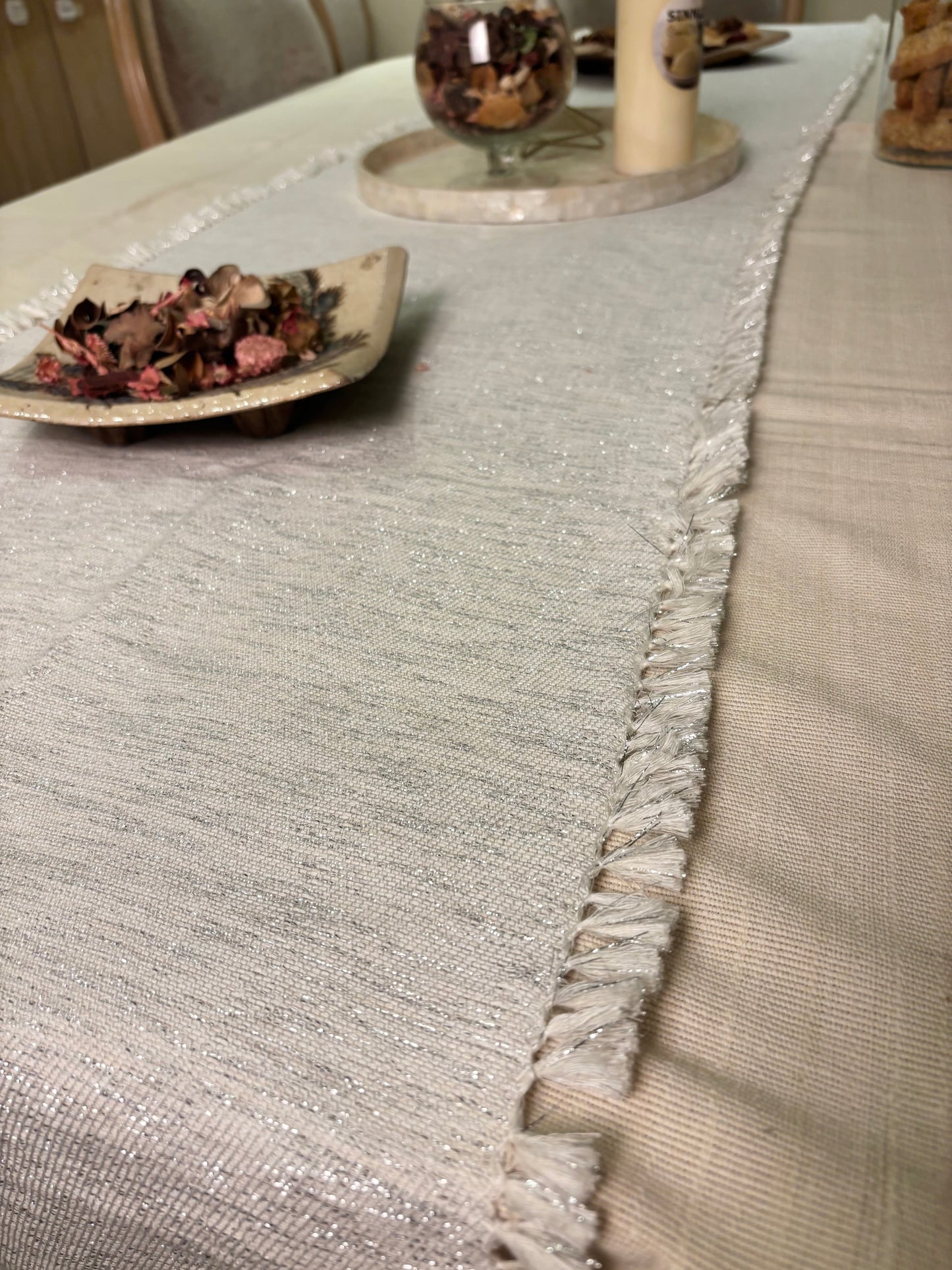 Linen runner with silver threads