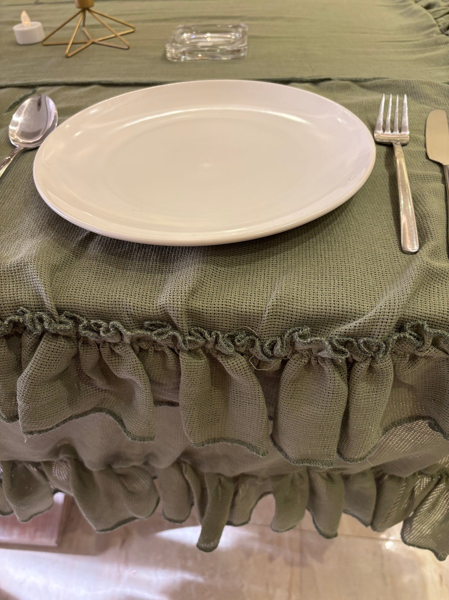 Ruffle linen placemats