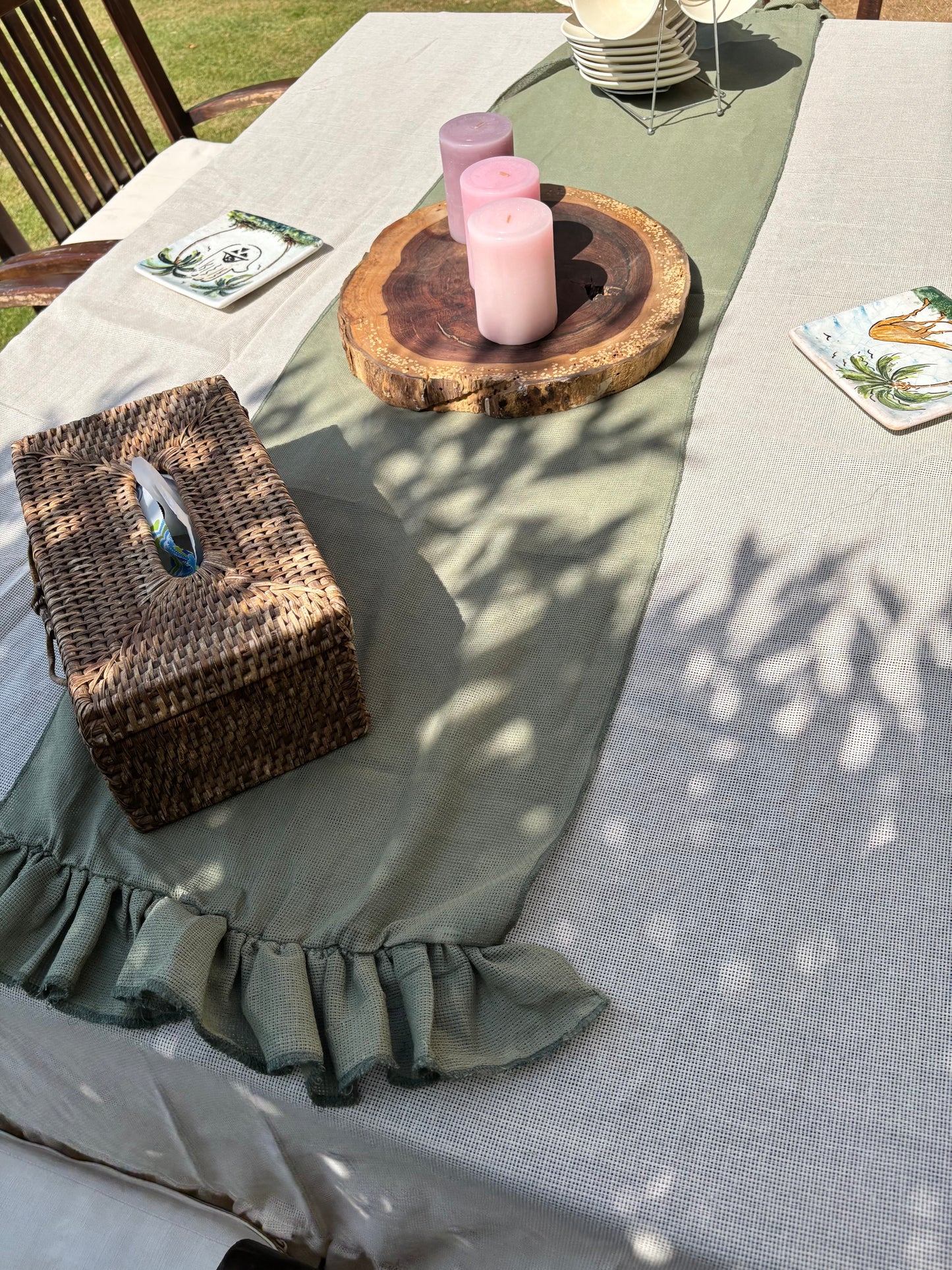 Big Ruffle linen runner