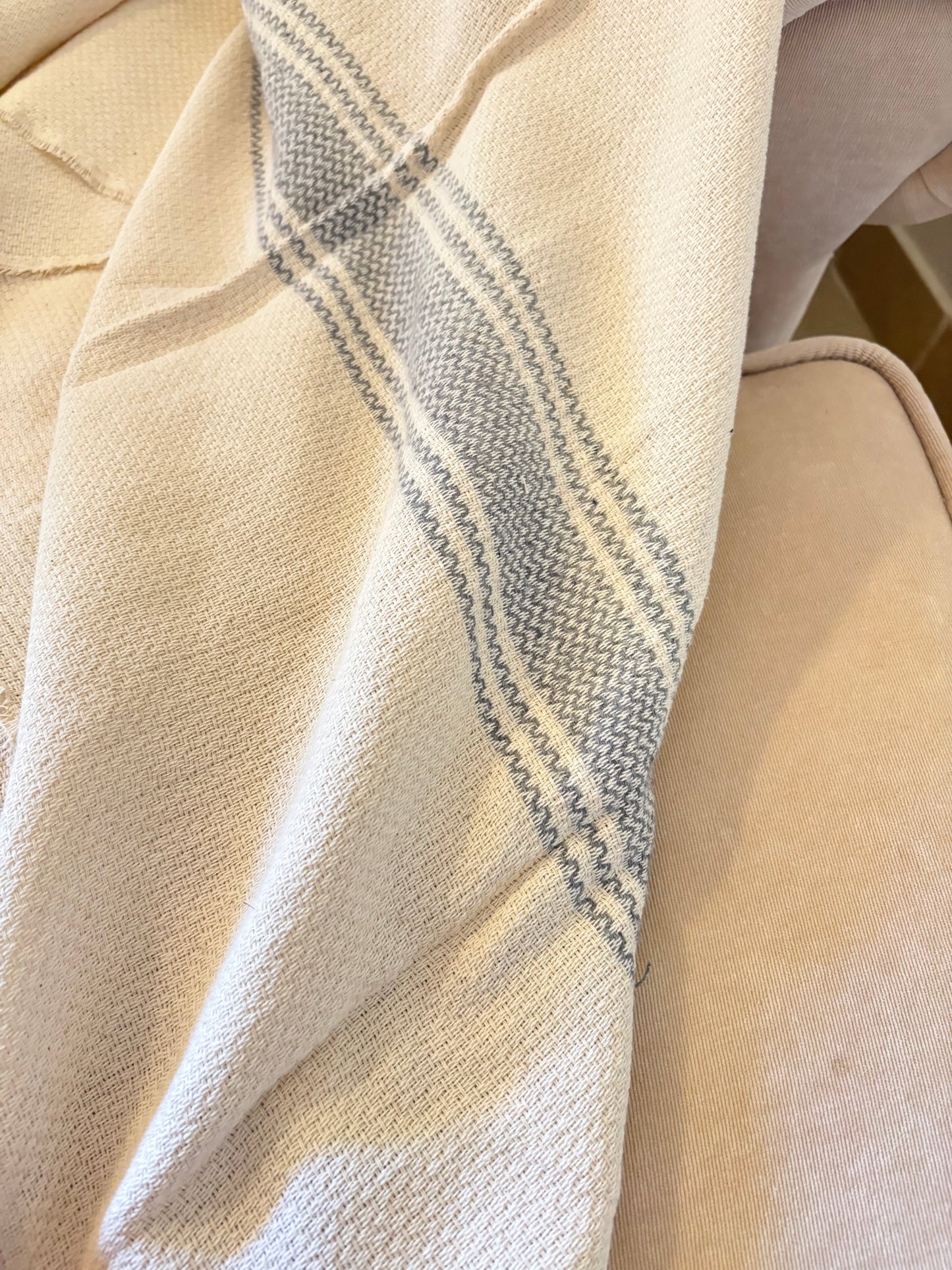 Striped Throw / Sofa cover