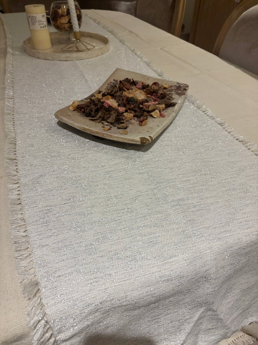Linen runner with silver threads