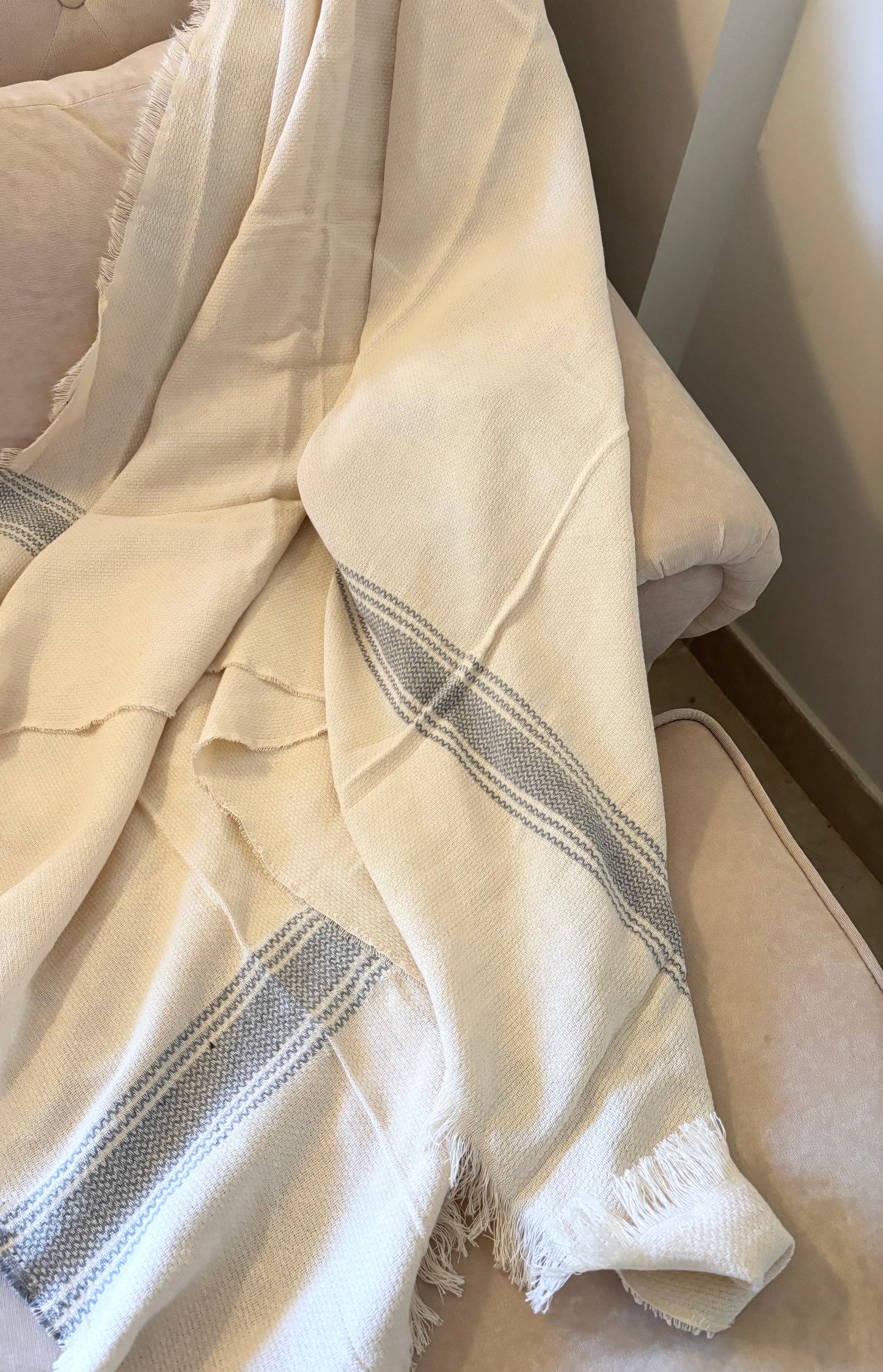 Striped Throw / Sofa cover